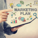 ¿Cómo desarrolla GUIDE un plan de marketing? Ejemplos + Plantillas Gratis (2021)