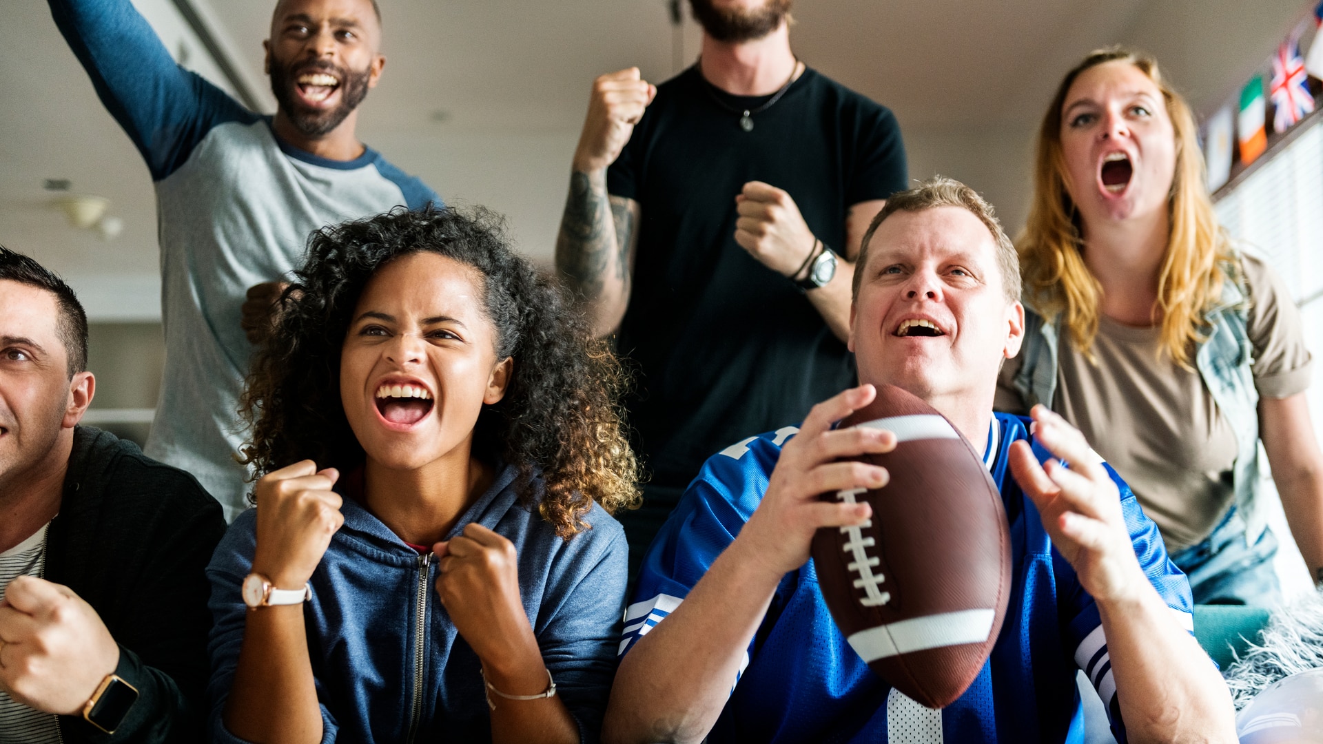 Cómo utilizan los especialistas en marketing los canales digitales durante el Super Bowl, con o sin asiento durante el gran partido