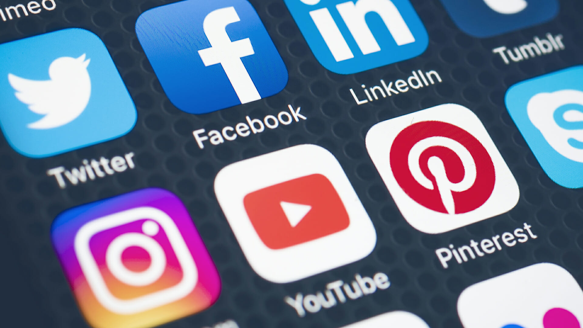 Las plataformas de redes sociales están viendo un aumento en las ventas a medida que se afianzan los hábitos de compra por la pandemia