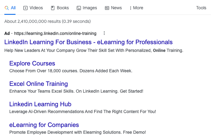 Captura de pantalla de los resultados de búsqueda de Google con un enlace de anuncio de LinkedIn Learning en la parte superior de los resultados de búsqueda.
