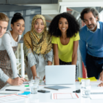 Cómo los líderes de marketing pueden hacer que la diversidad funcione en sus equipos