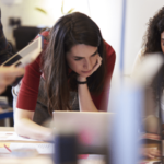 Así es como promueve la colaboración efectiva entre marketing y TI